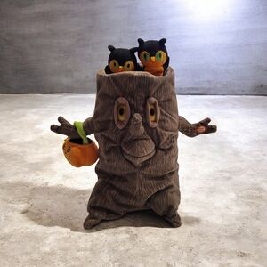 Hallmark Spooky Tree With Light Up Eyes And Moving Owls